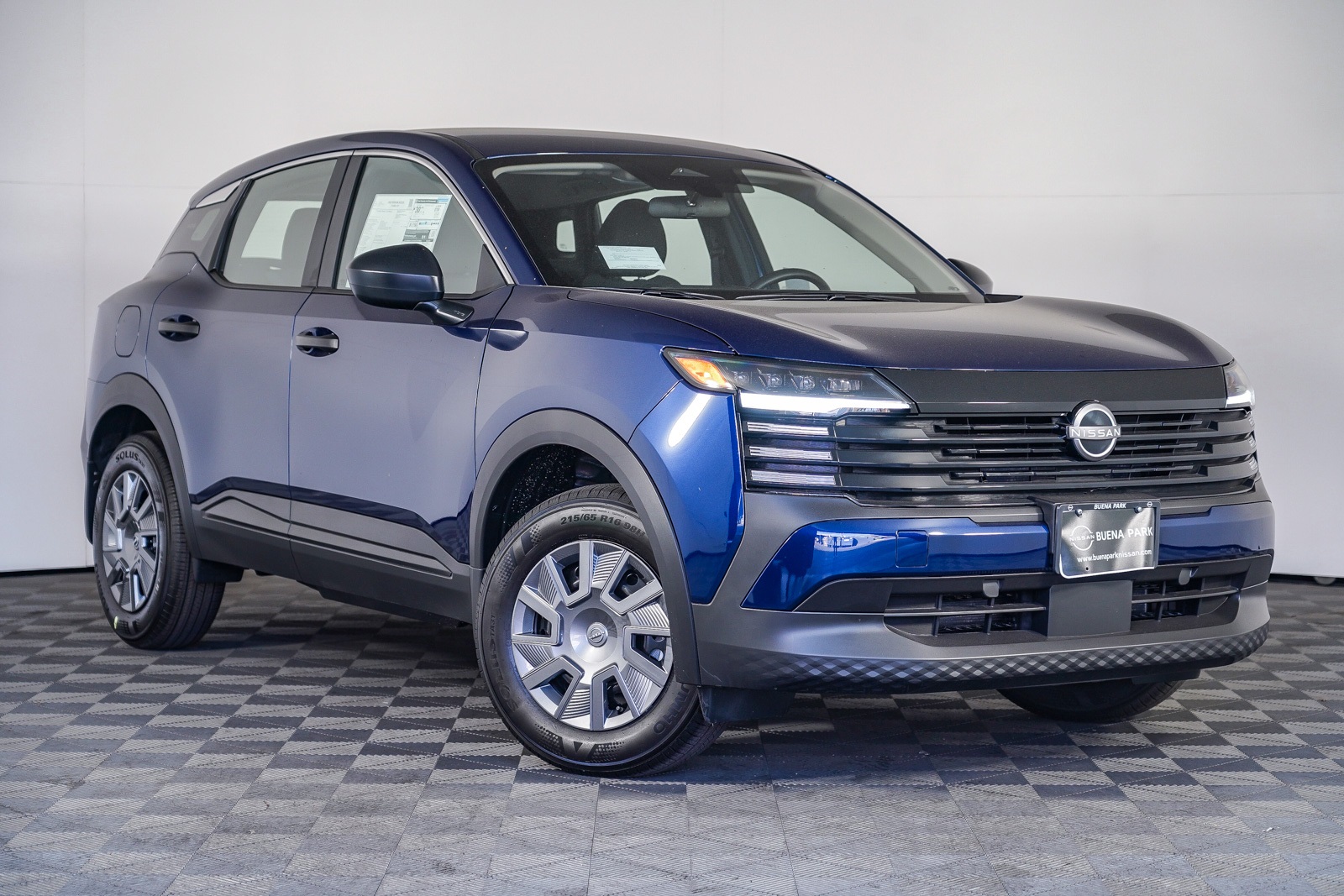 2025 Nissan Kicks S AWD's photo