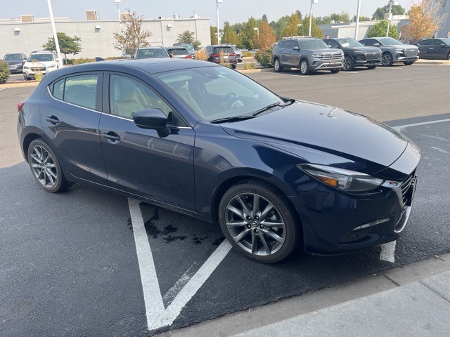 2018 Mazda Mazda3 Grand Touring photo 2