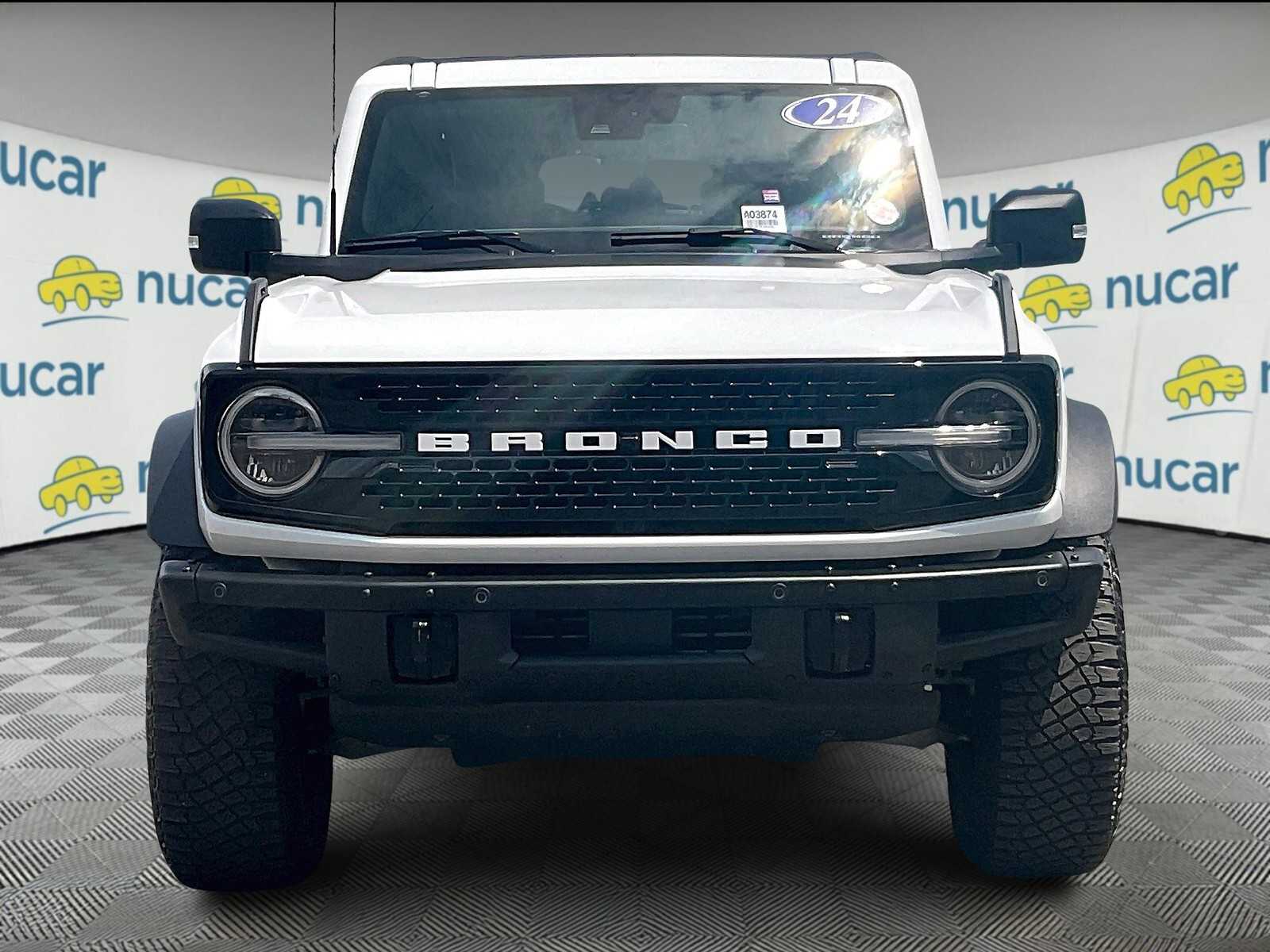 2024 Ford Bronco Wildtrak photo 2