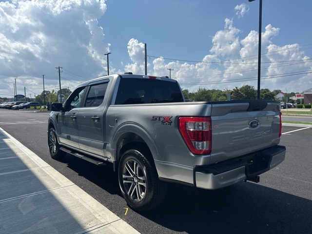 2021 Ford F-150 XL photo 3