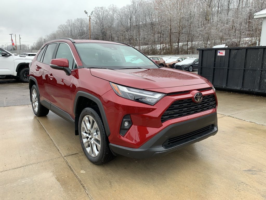 2025 Toyota RAV4 XLE Premium's photo