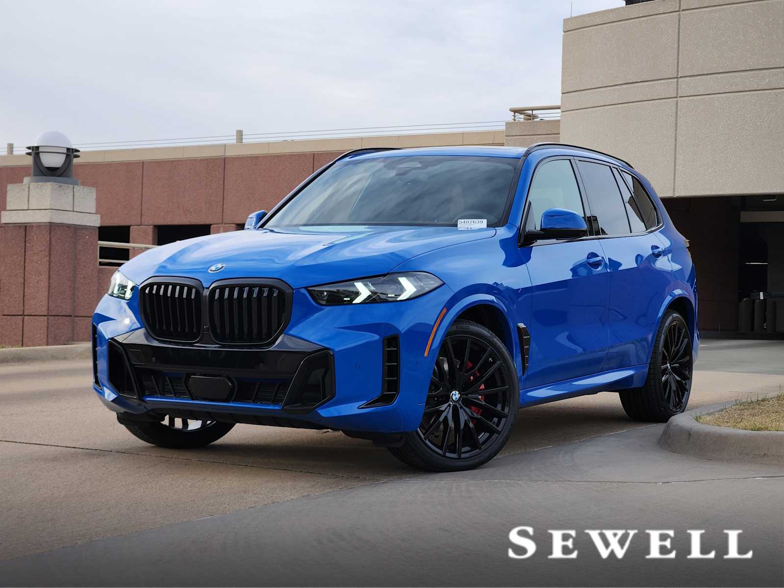 2026 BMW X5 40e's photo