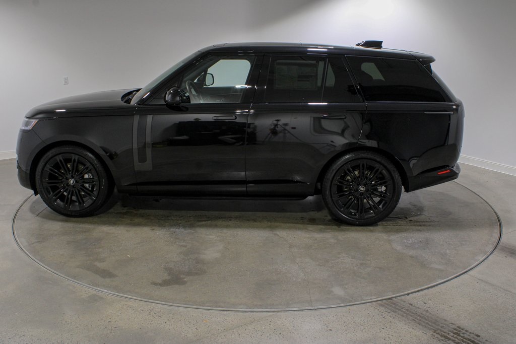 2025 Land Rover Range Rover SE photo 2
