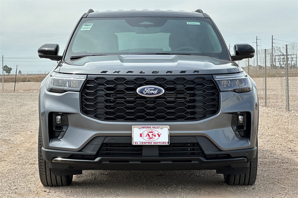2025 Ford Explorer ST-Line photo 9
