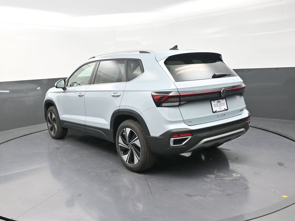 2026 Volkswagen Taos SE photo 4