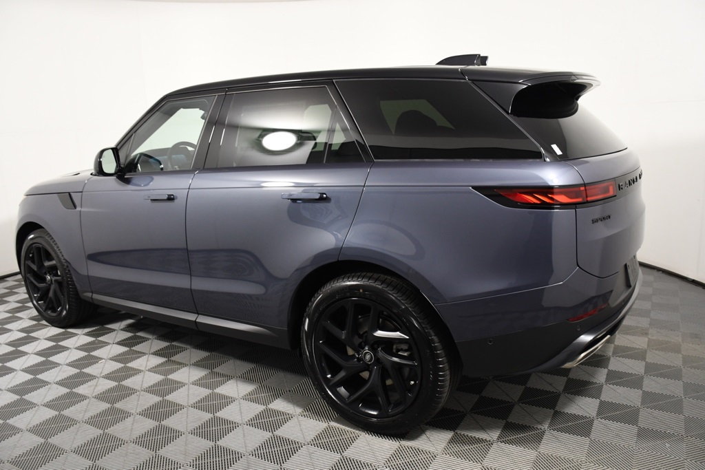 2025 Land Rover Range Rover Sport SE photo 3