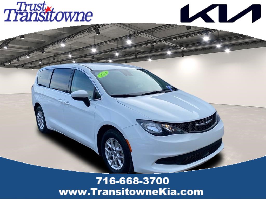 Pre-Owned 2023 Chrysler Voyager LX's photo