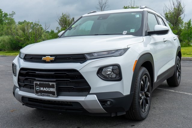 2023 Chevrolet Trailblazer LT photo 2