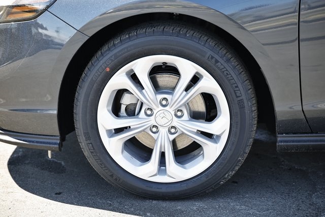 2025 Honda Accord LX photo 3