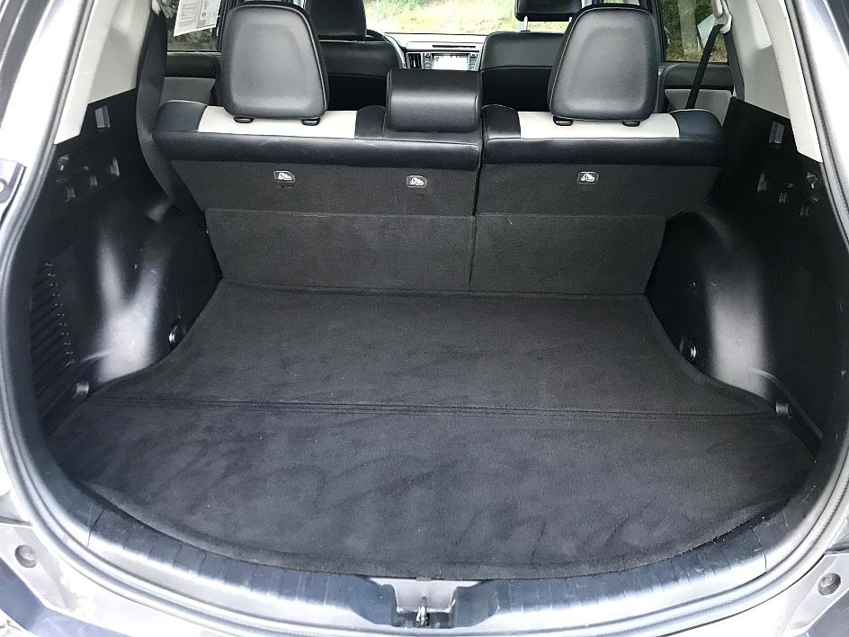 2017 Toyota RAV4 Limited photo 13