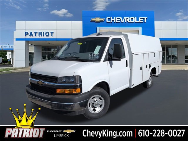 2025 Chevrolet Express Cutaway Base's photo