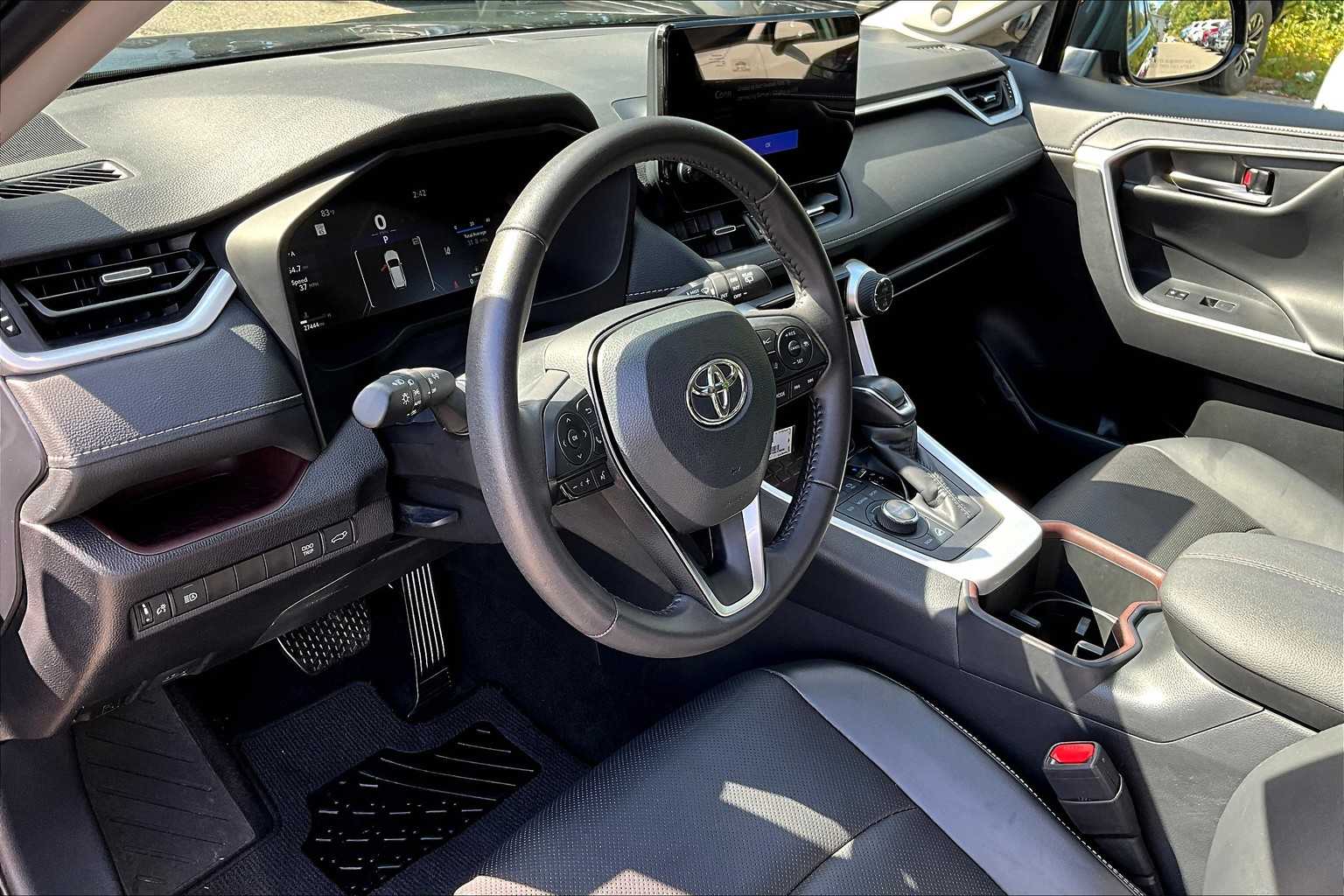 2024 Toyota RAV4 Limited photo 15