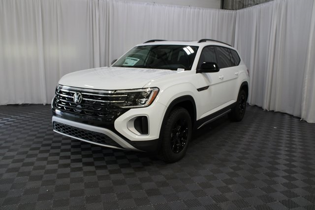 2025 Volkswagen Atlas Peak Edition SE photo 26