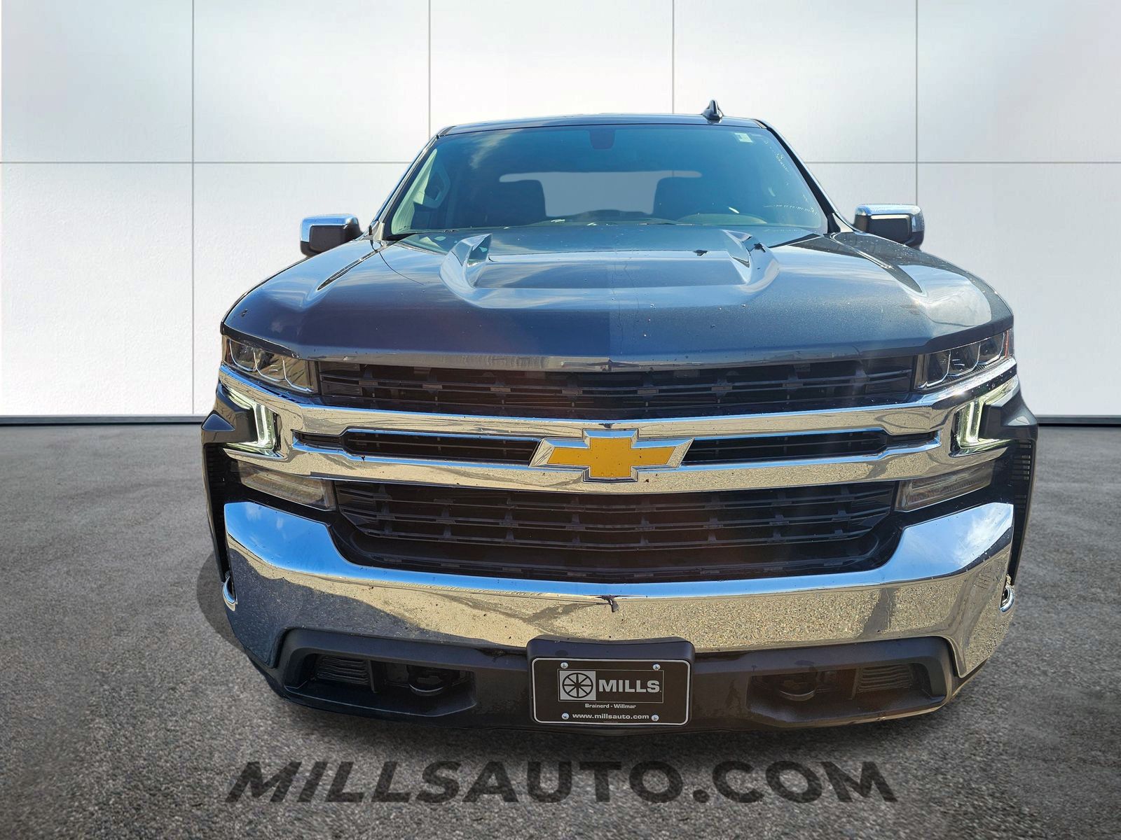 Used 2021 Chevrolet Silverado 1500 LT with VIN 1GCUYDED4MZ355347 for sale in Brainerd, Minnesota