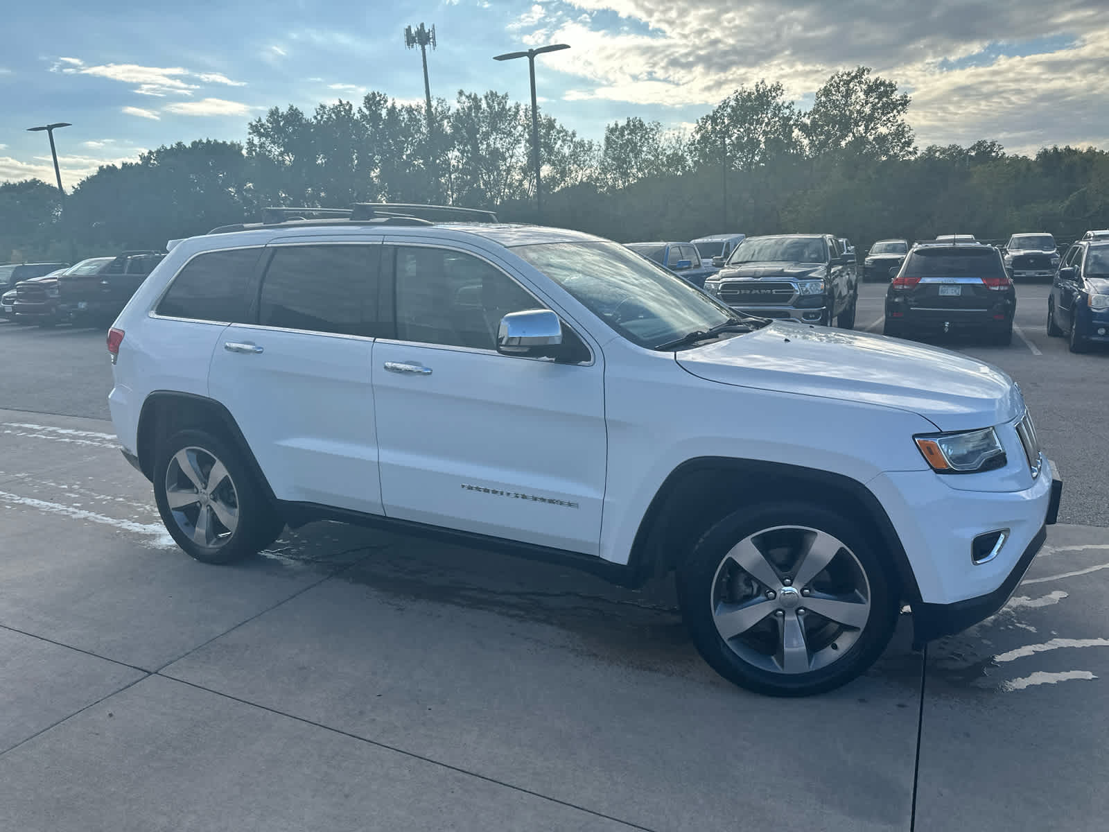 2015 Jeep Grand Cherokee Limited photo 3
