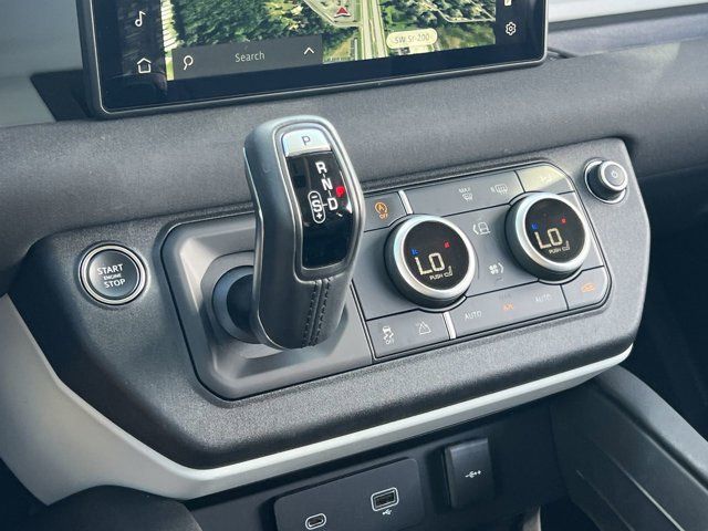 2023 Land Rover Defender 90 S photo 9