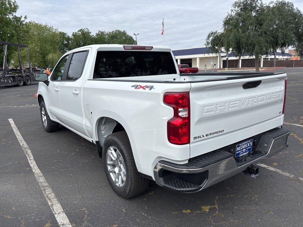 2025 Chevrolet Silverado 1500 LT photo 5