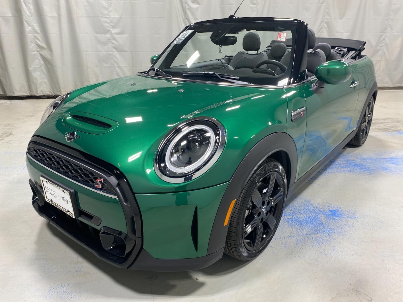2023 MINI Convertible S's photo