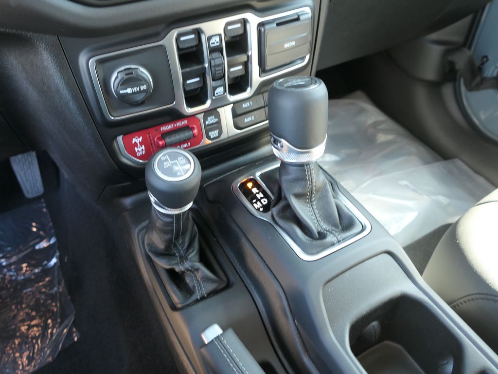 2025 Jeep Gladiator Rubicon photo 17