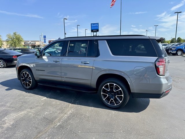 2021 Chevrolet Suburban RST photo 4