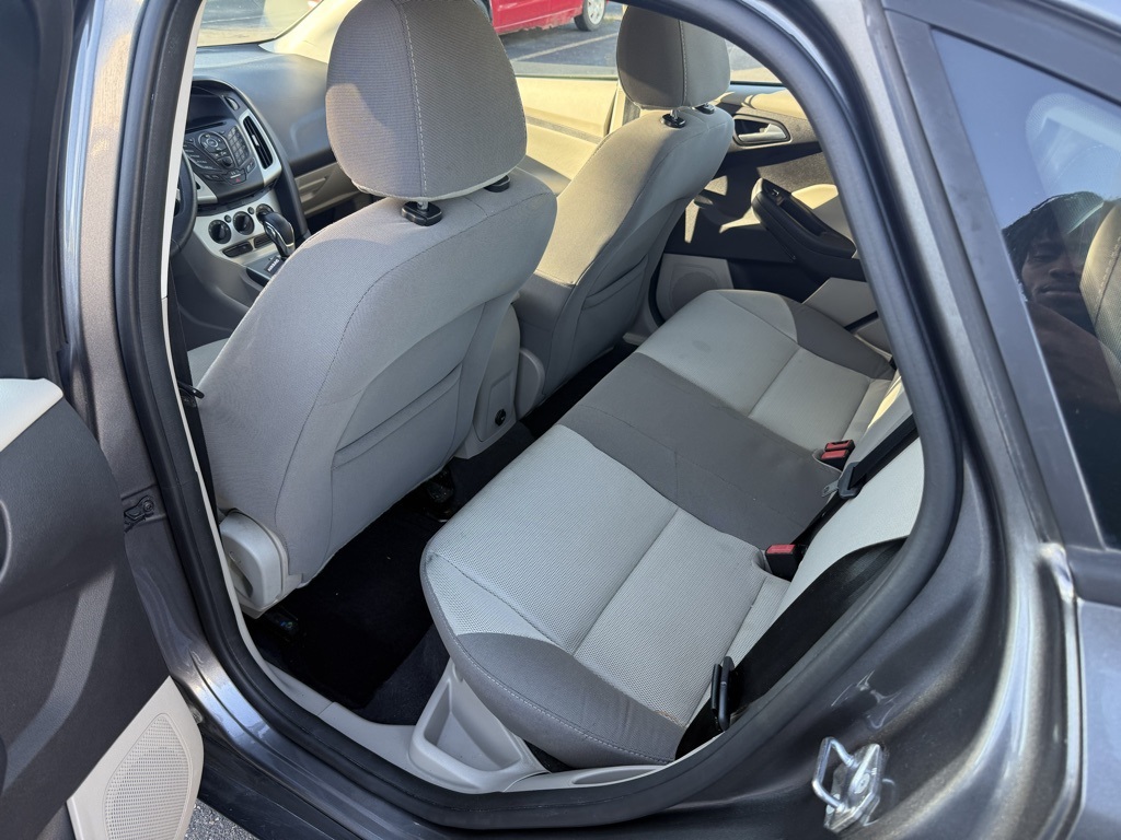2014 Ford Focus SE photo 6