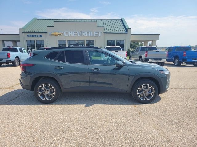 2026 Chevrolet Trax LT photo 14