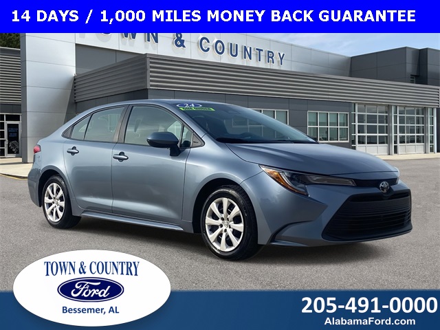 2024 Toyota Corolla LE's photo