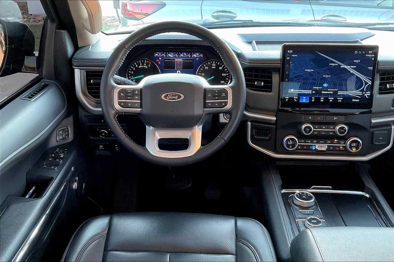 2024 Ford Expedition XLT photo 4