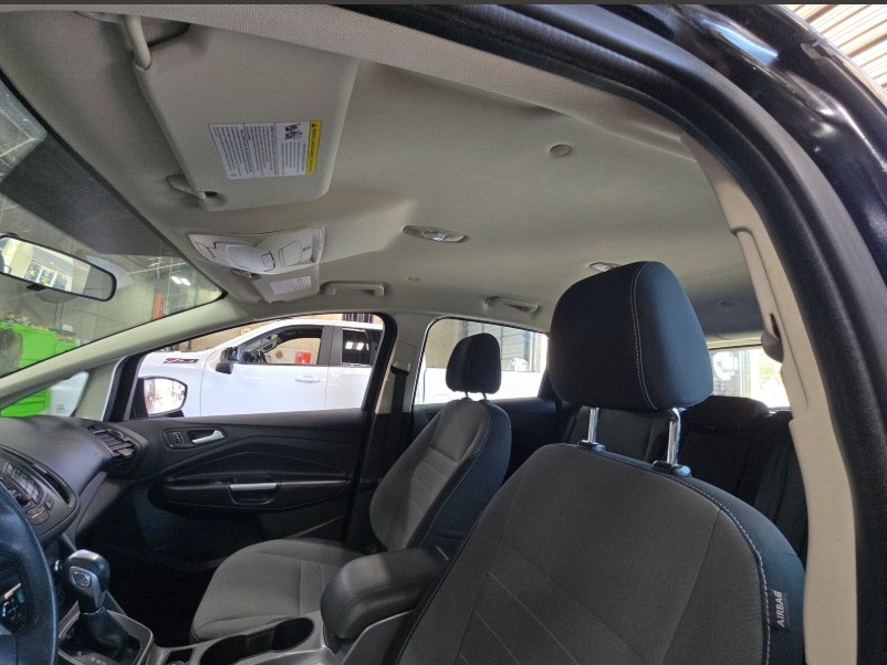 2016 Ford C-Max Hybrid SE photo 13