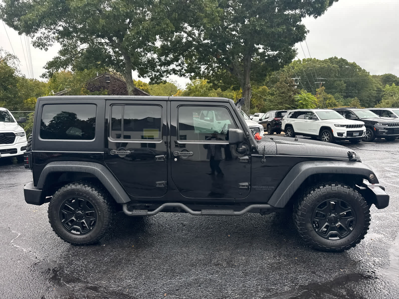 2017 Jeep Wrangler Unlimited Willys Wheeler photo 3