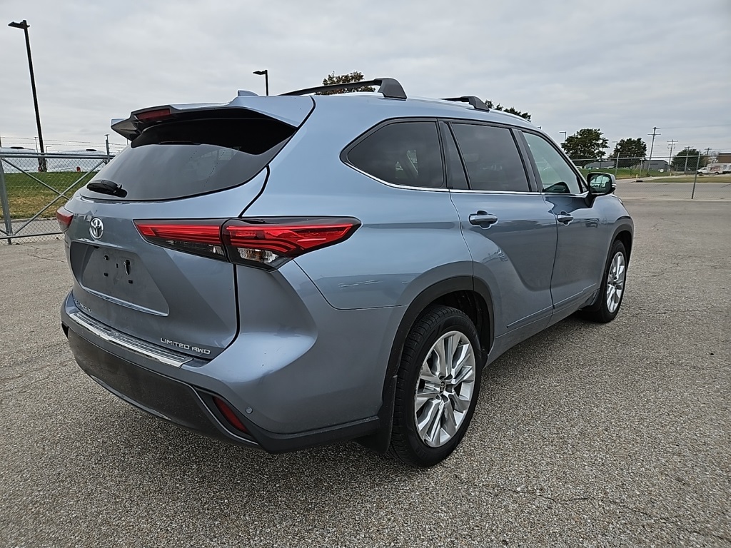 2020 Toyota Highlander Limited photo 3