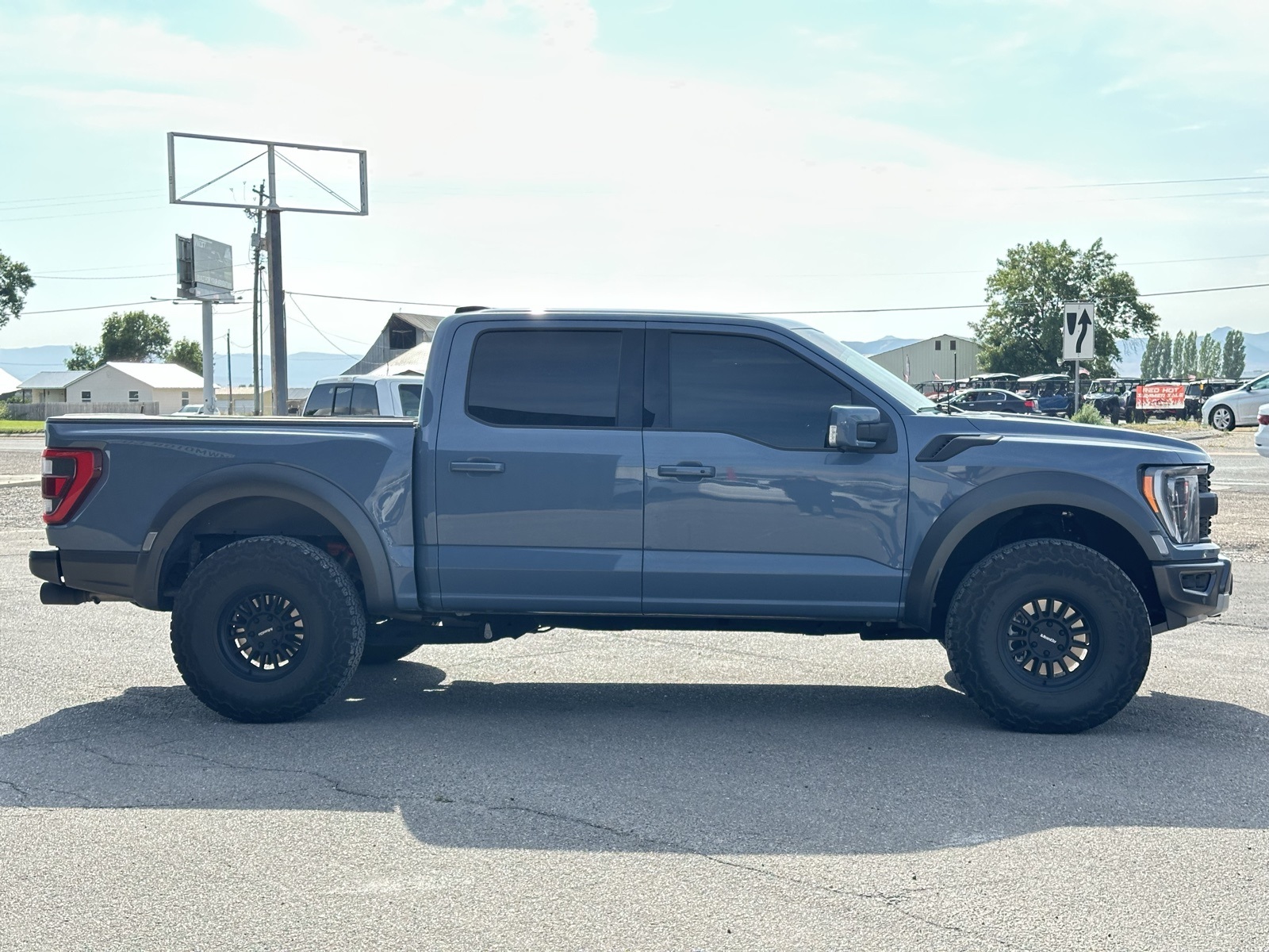 2023 Ford F-150 Raptor photo 3