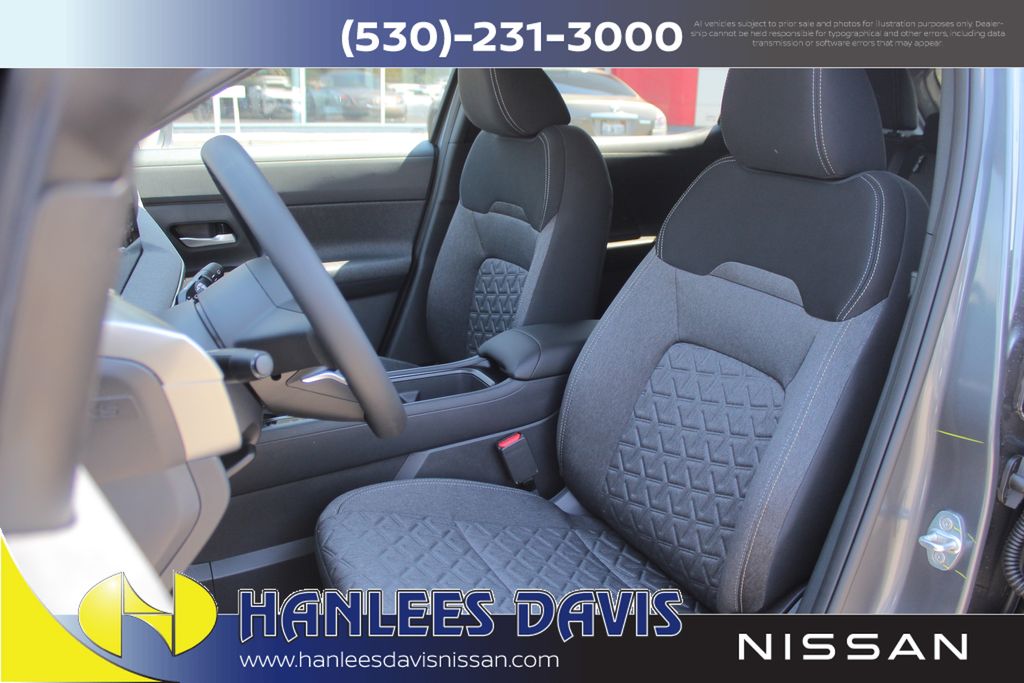 2025 Nissan Kicks SV photo 2