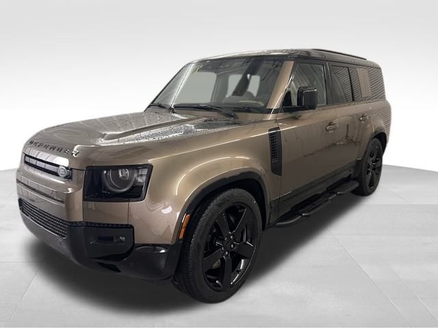 2026 Land Rover Defender X-Dynamic SE's photo