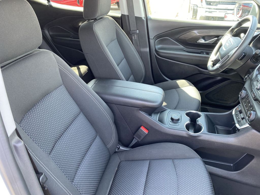 2024 Gmc Terrain SLE photo 26