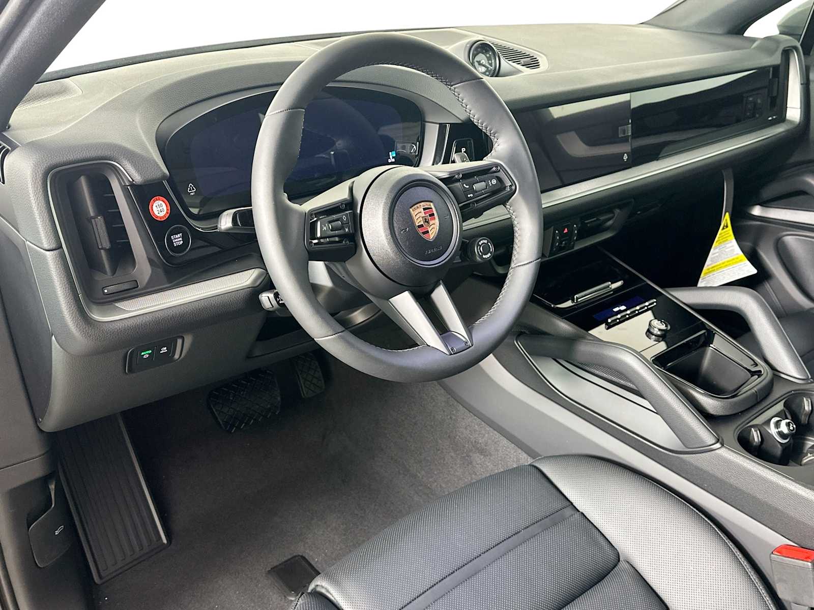 2025 Porsche Cayenne Coupe photo 4