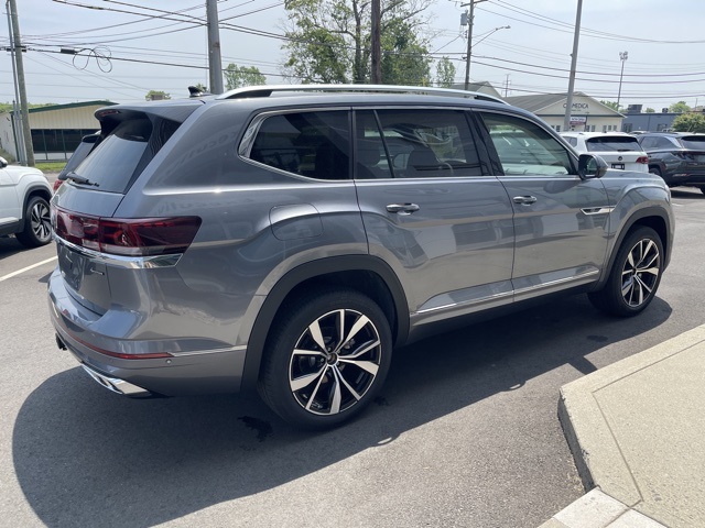 2025 Volkswagen Atlas SEL Premium R-Line photo 7