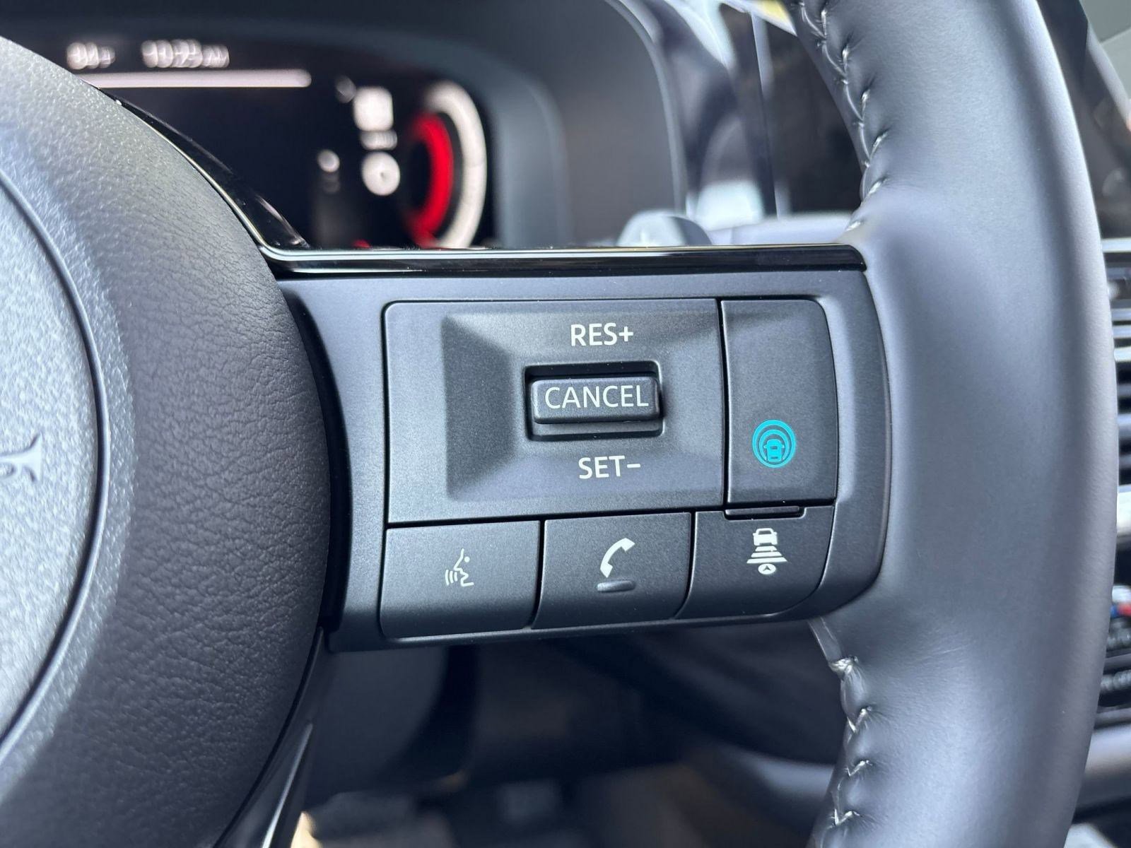 2025 Nissan Pathfinder Platinum photo 27