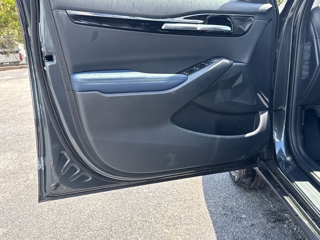 2025 Kia Seltos S photo 8