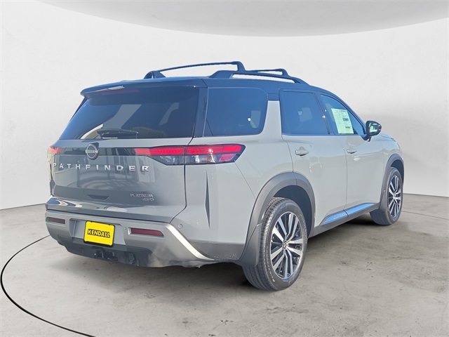 2025 Nissan Pathfinder Platinum photo 4