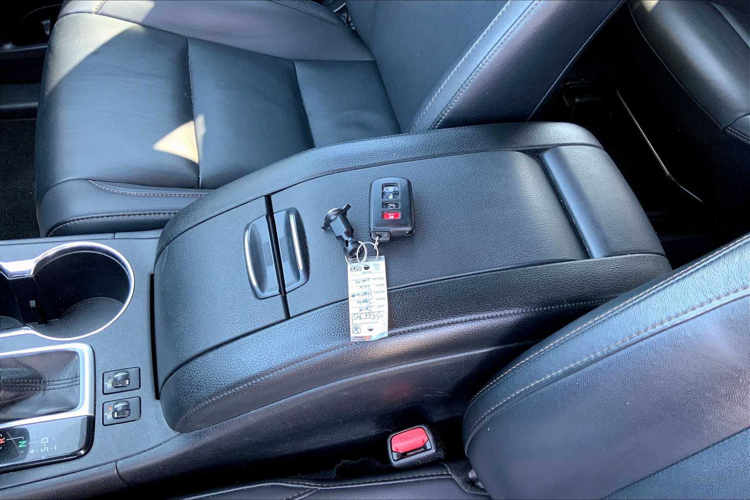 2019 Toyota Highlander XLE photo 11