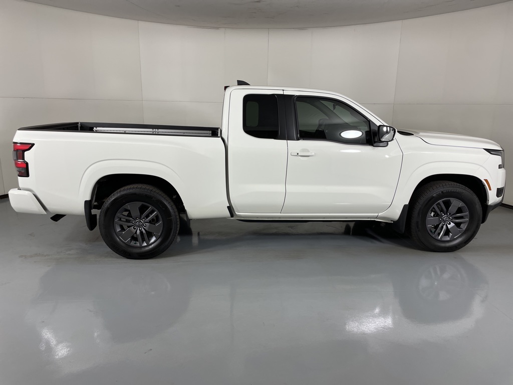 2025 Nissan Frontier SV photo 8