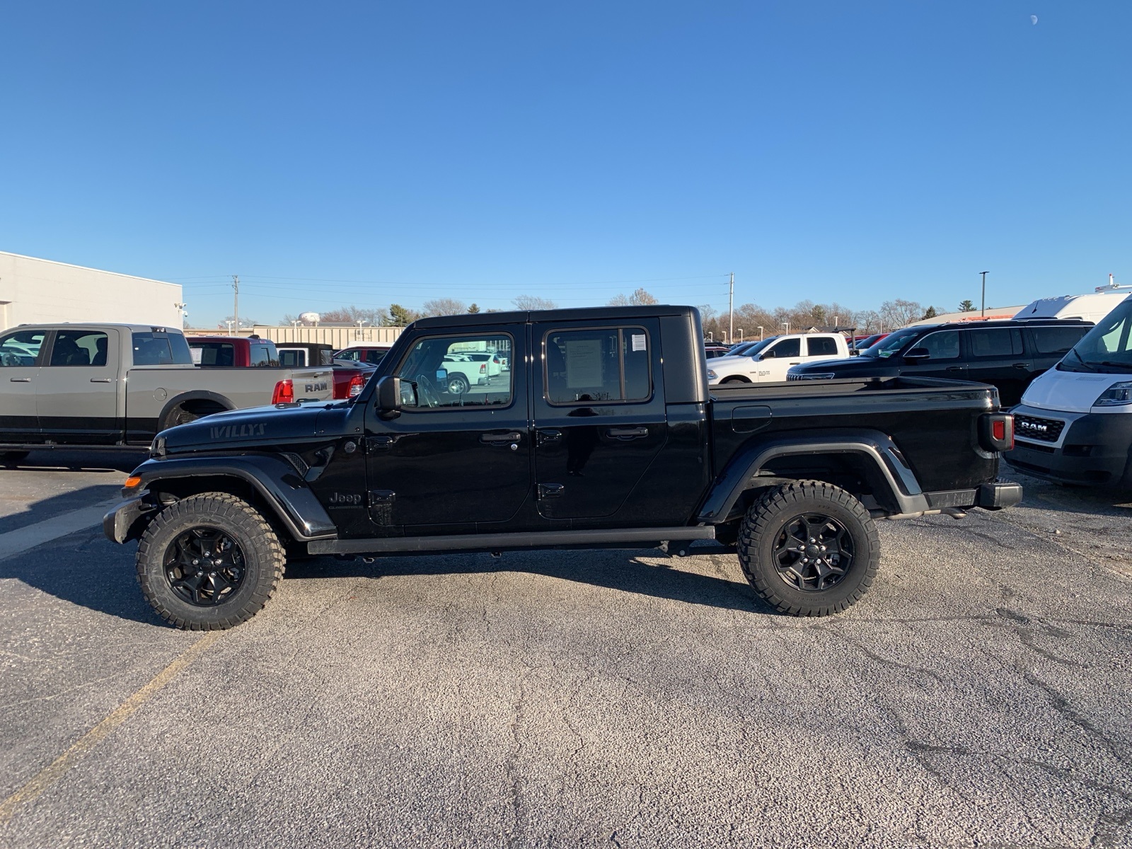 2023 Jeep Gladiator Willys photo 2