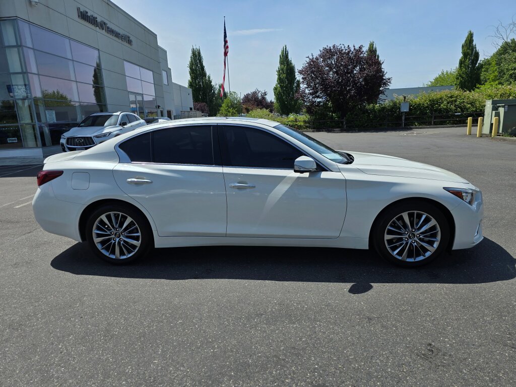 2024 Infiniti Q50 LUXE photo 7