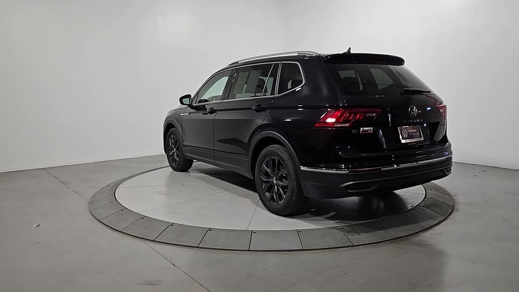 2024 Volkswagen Tiguan SE Wolfsburg Edition photo 3