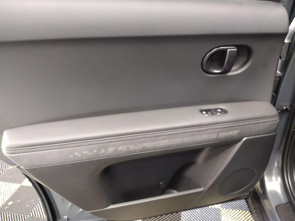 2025 Hyundai Ioniq 5 photo 21