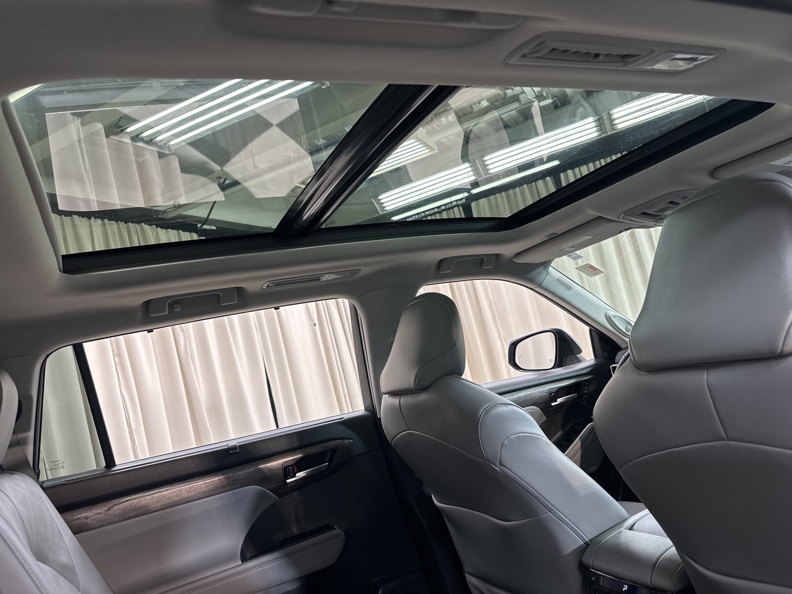 2021 Toyota Highlander Platinum photo 13