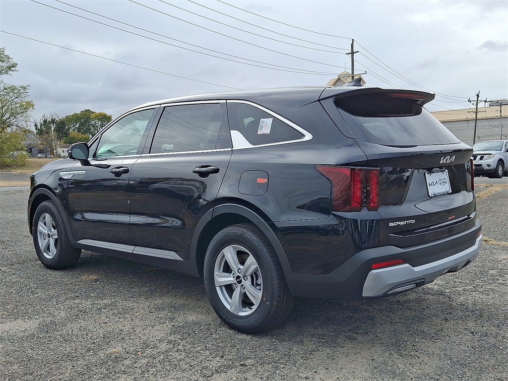 2026 Kia Sorento LX photo 3