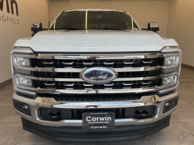 2025 Ford F-350 Lariat photo 2