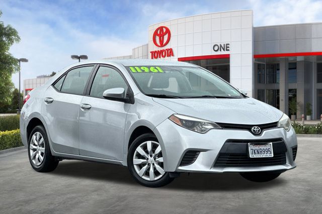 Used 2015 Toyota Corolla LE with VIN 5YFBURHE3FP238246 for sale in Oakland, CA